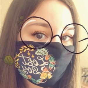 Meet your Posher, Courtney